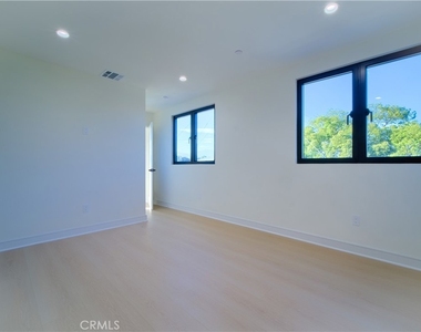2676 Newell Street - Photo Thumbnail 16