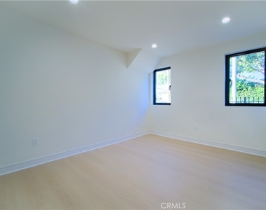 2676 Newell Street - Photo Thumbnail 18