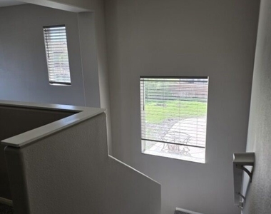 23638 William Place - Photo Thumbnail 10