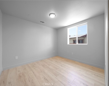 238 W 84th - Photo Thumbnail 3