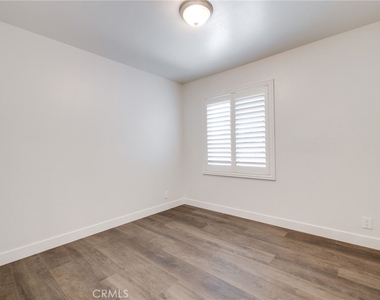 5892 Nugget Circle - Photo Thumbnail 6