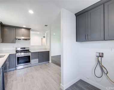 5892 Nugget Circle - Photo Thumbnail 5