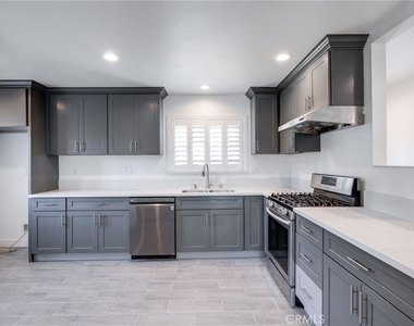 5892 Nugget Circle - Photo Thumbnail 4