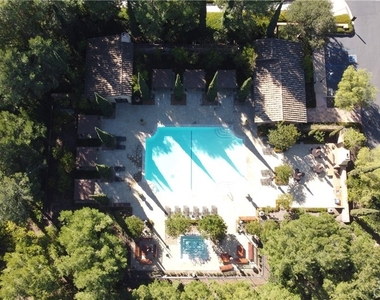 33 Rose Trellis - Photo Thumbnail 68