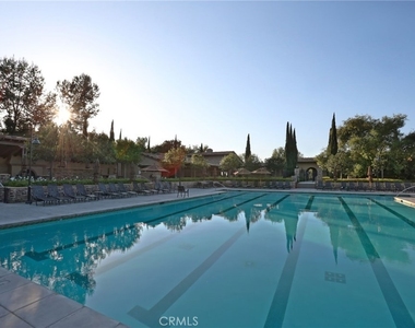 33 Rose Trellis - Photo Thumbnail 70