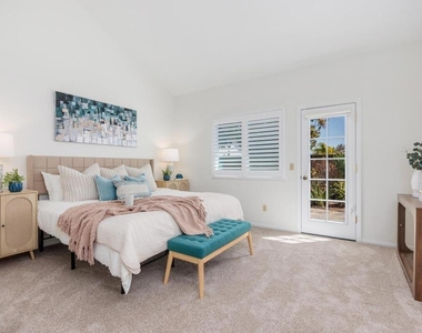 1713 W Country Club Lane - Photo Thumbnail 15