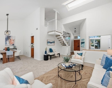 1713 W Country Club Lane - Photo Thumbnail 5