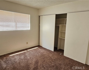 501 W 34th - Photo Thumbnail 2