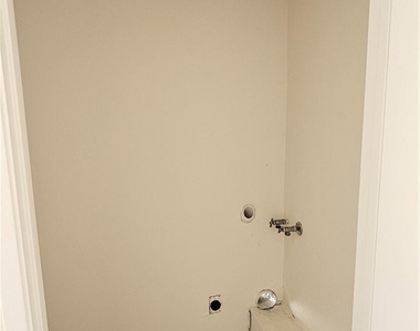 2265 Bradford - Photo Thumbnail 9