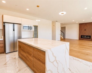 14433 Buvan Court - Photo Thumbnail 9