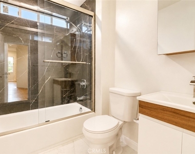 14433 Buvan Court - Photo Thumbnail 11