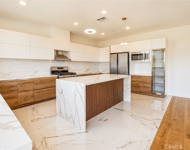 14433 Buvan Court - Photo Thumbnail 7
