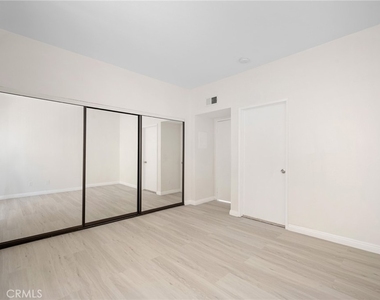 4328 Whitsett Avenue - Photo Thumbnail 20