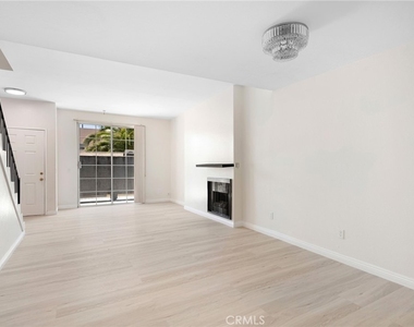 4328 Whitsett Avenue - Photo Thumbnail 10