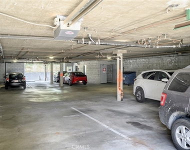 4328 Whitsett Avenue - Photo Thumbnail 23