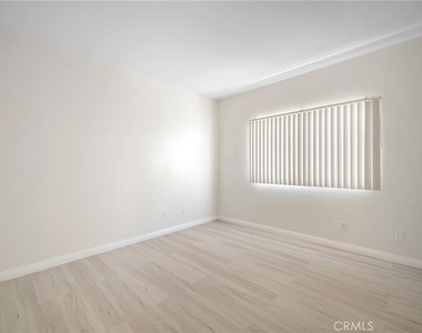 4328 Whitsett Avenue - Photo Thumbnail 19