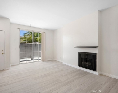 4328 Whitsett Avenue - Photo Thumbnail 5
