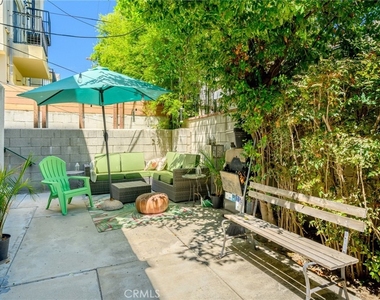 4328 Whitsett Avenue - Photo Thumbnail 22
