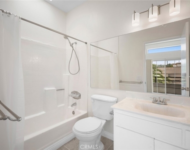 4328 Whitsett Avenue - Photo Thumbnail 18