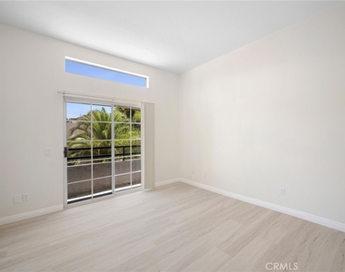 4328 Whitsett Avenue - Photo Thumbnail 15