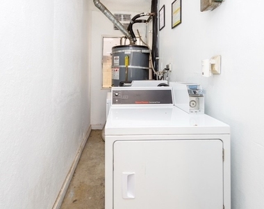 6851 Agnes Avenue - Photo Thumbnail 8