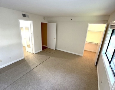 645 Balboa Avenue - Photo Thumbnail 9