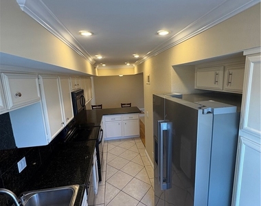 645 Balboa Avenue - Photo Thumbnail 5
