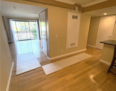 645 Balboa Avenue - Photo Thumbnail 7