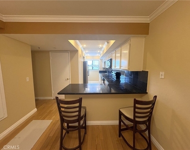 645 Balboa Avenue - Photo Thumbnail 3