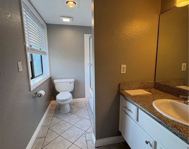 645 Balboa Avenue - Photo Thumbnail 11