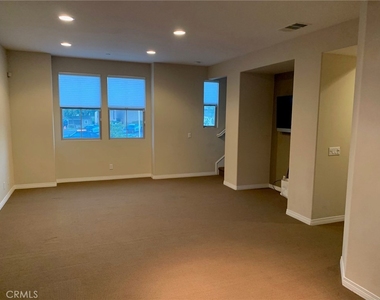 608 Asbury Drive - Photo Thumbnail 2