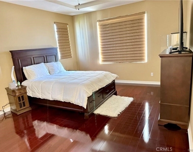 100 Chesapeake Court - Photo Thumbnail 19