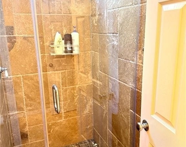 100 Chesapeake Court - Photo Thumbnail 15