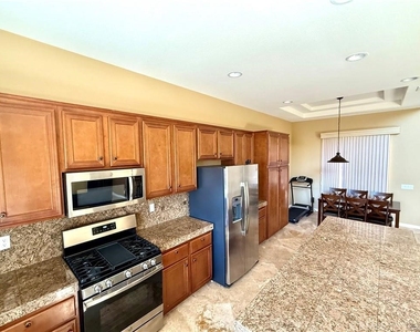 100 Chesapeake Court - Photo Thumbnail 8