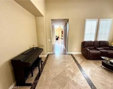 100 Chesapeake Court - Photo Thumbnail 4