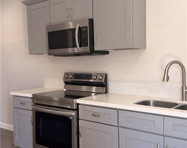 11088 Spruce Avenue - Photo Thumbnail 10