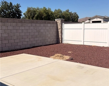 11088 Spruce Avenue - Photo Thumbnail 15