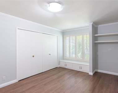 333 W Wistaria Avenue - Photo Thumbnail 20
