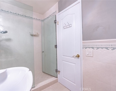 333 W Wistaria Avenue - Photo Thumbnail 23