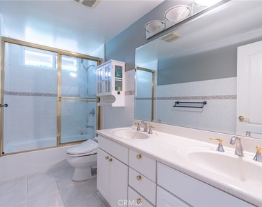 333 W Wistaria Avenue - Photo Thumbnail 25