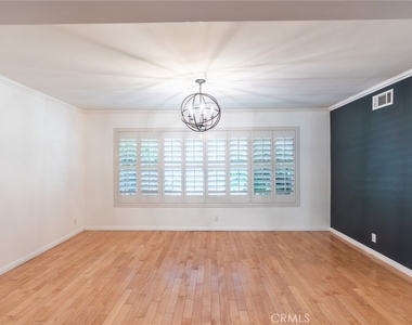 333 W Wistaria Avenue - Photo Thumbnail 10