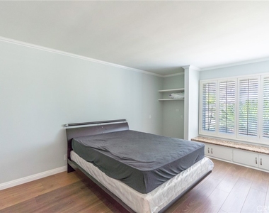 333 W Wistaria Avenue - Photo Thumbnail 19