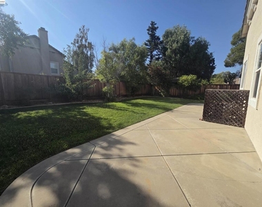 1646 Mallard St - Photo Thumbnail 38