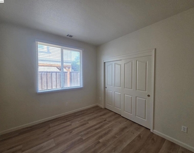 1646 Mallard St - Photo Thumbnail 28