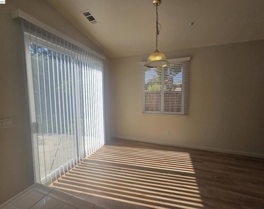 1646 Mallard St - Photo Thumbnail 11
