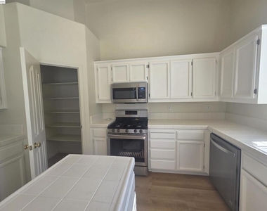 1646 Mallard St - Photo Thumbnail 15