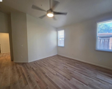 1646 Mallard St - Photo Thumbnail 33