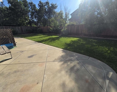 1646 Mallard St - Photo Thumbnail 40