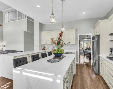 2435 Pinehurst Court - Photo Thumbnail 15