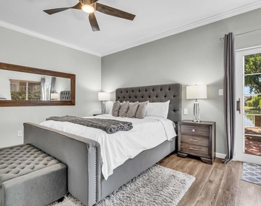 2435 Pinehurst Court - Photo Thumbnail 23